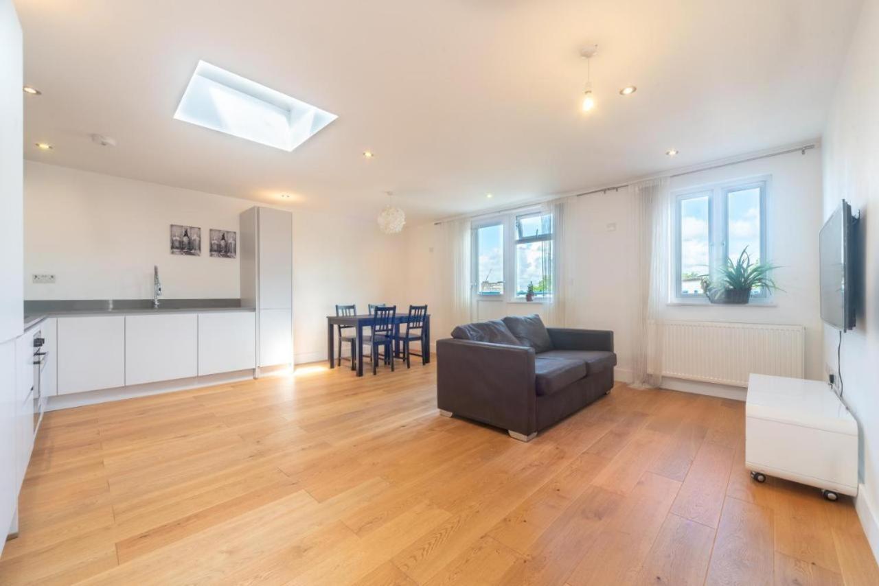 Lovely Penthouse Near Canary Wharf London Exterior photo
